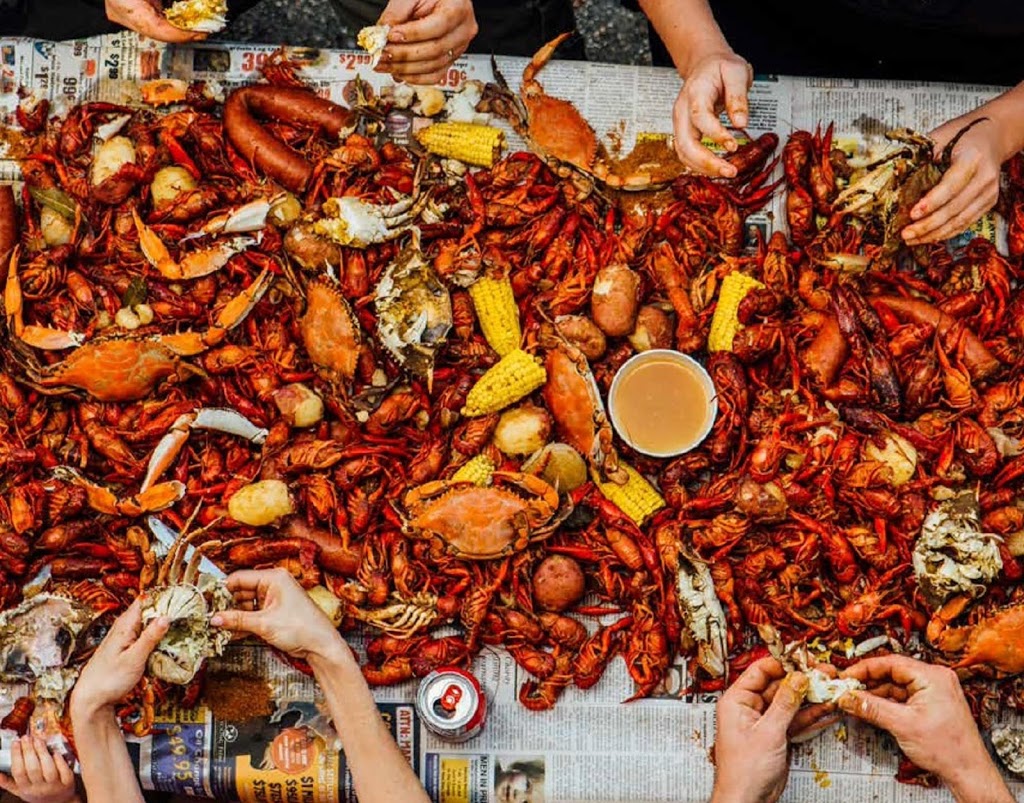 Lobster King Cajun Seafood & Wings | restaurant | 5110 Summer Ave #104, Memphis, TN 38122, USA | 9015721410 OR +1 901-572-1410