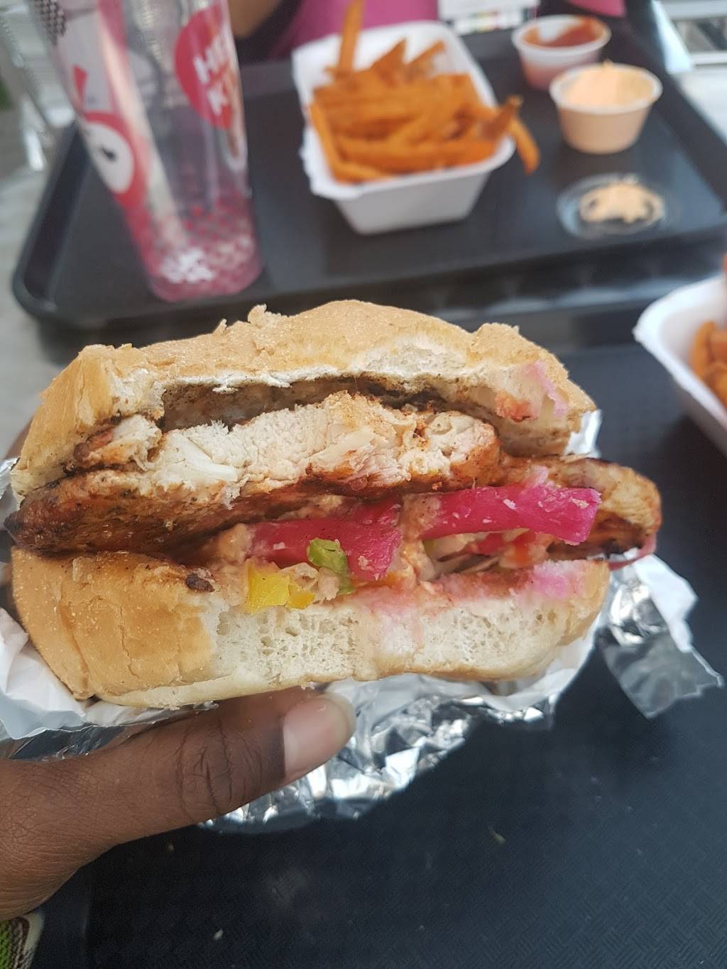 Burgers and Shakes | restaurant | 220 Kennevale Dr, Ottawa, ON K2J 6B6, Canada | 6134404005 OR +1 613-440-4005