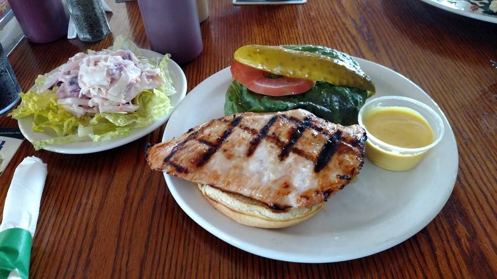 Beach Front Grille | restaurant | 2444 S Ocean Shore Blvd, Flagler Beach, FL 32136, USA | 3866934839 OR +1 386-693-4839