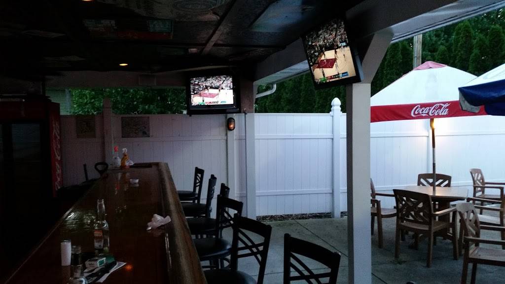 The 528 Tavern | restaurant | 111 N Lake St, Madison, OH 44057, USA | 4404286678 OR +1 440-428-6678