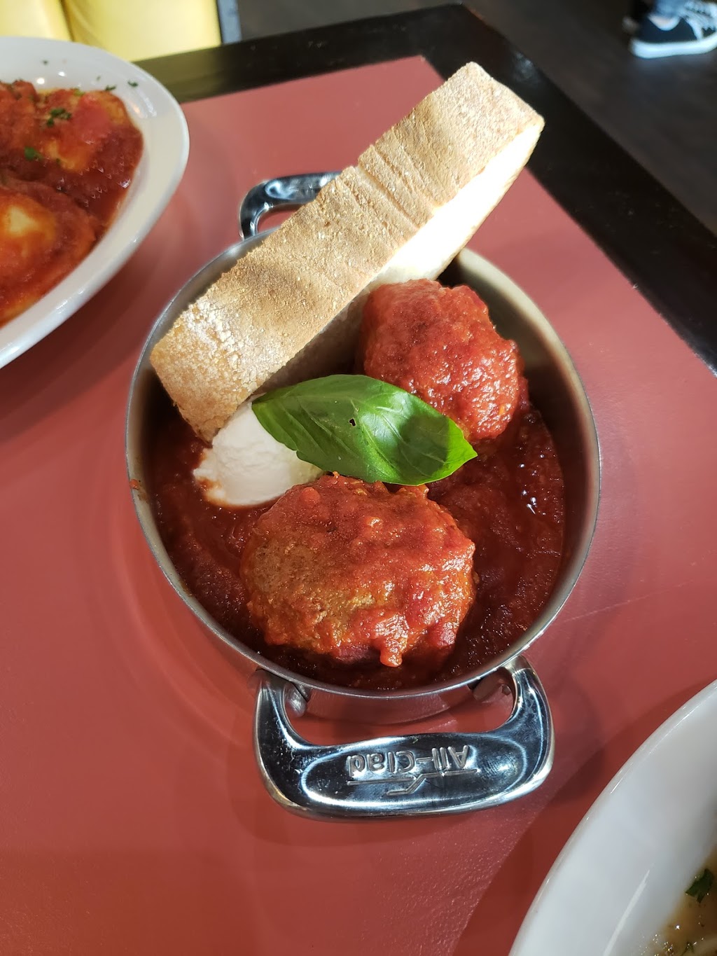 Michael Gs Handcrafted Italian | restaurant | 1066 Revere Beach Pkwy, Chelsea, MA 02150, USA | 6174662098 OR +1 617-466-2098