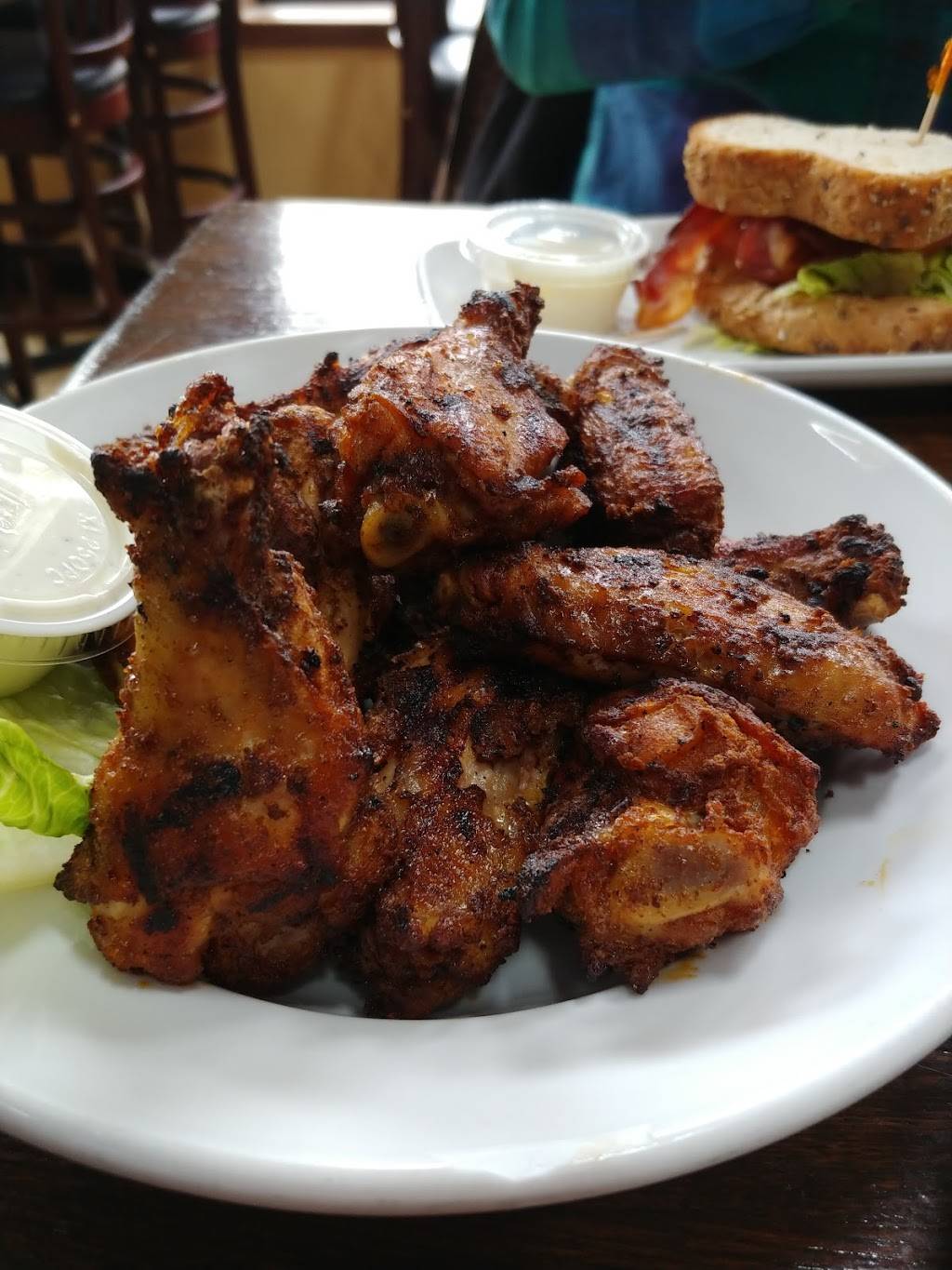 Mt. Lookout Tavern | restaurant | 3209 Linwood Ave, Cincinnati, OH 45226, USA | 5138719633 OR +1 513-871-9633