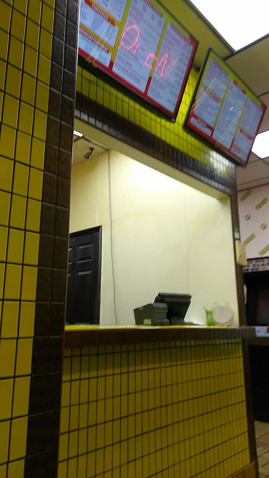 Hungry Howies Pizza | meal delivery | 2701 SW College Rd #310, Ocala, FL 34474, USA | 3528611071 OR +1 352-861-1071