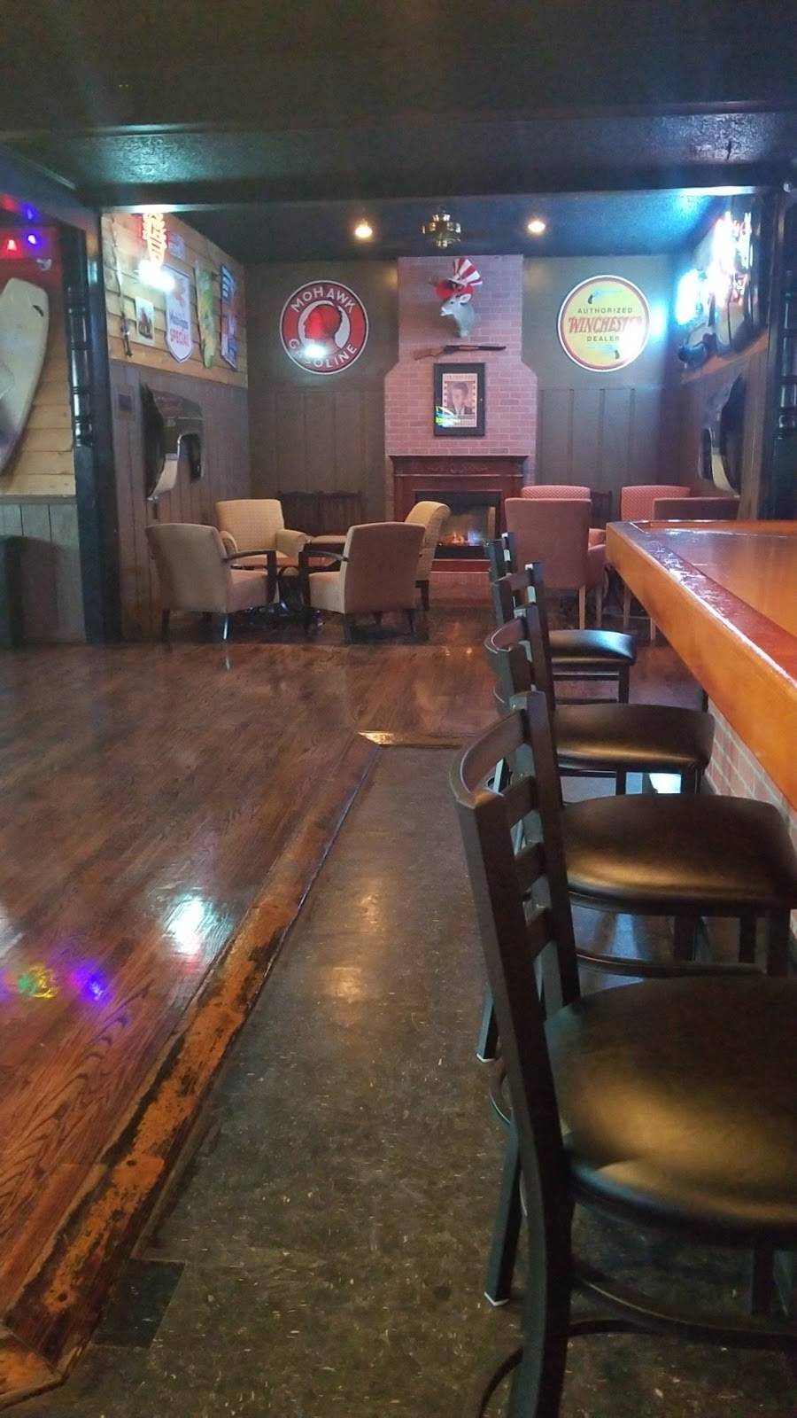 Copperhead Lodge Saloon | restaurant | 1850 US-441, Leesburg, FL 34748, USA | 3525302887 OR +1 352-530-2887