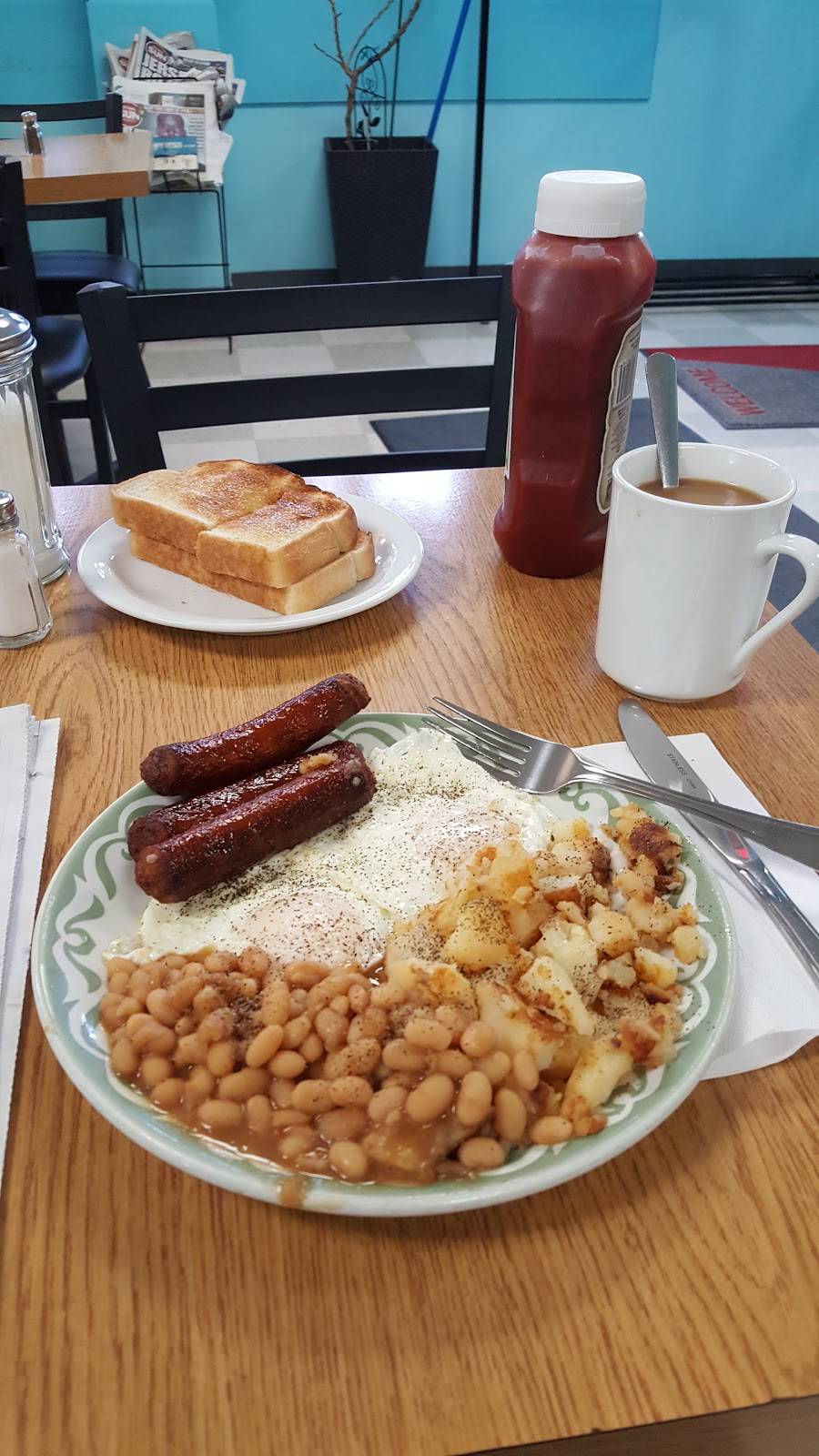 Monas Cafe and Restaurant | restaurant | 1325 Humber Pl, Ottawa, ON K1B 5K9, Canada | 6132478030 OR +1 613-247-8030