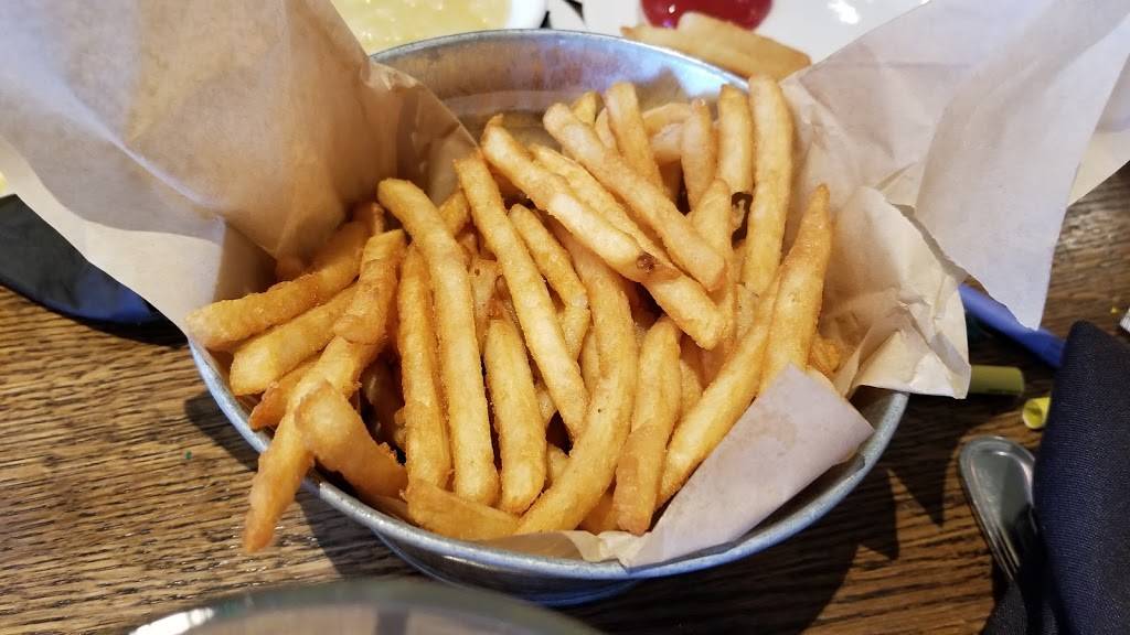 McCoys Public House | restaurant | 3801 Grand Way, St Louis Park, MN 55416, USA | 9522249494 OR +1 952-224-9494