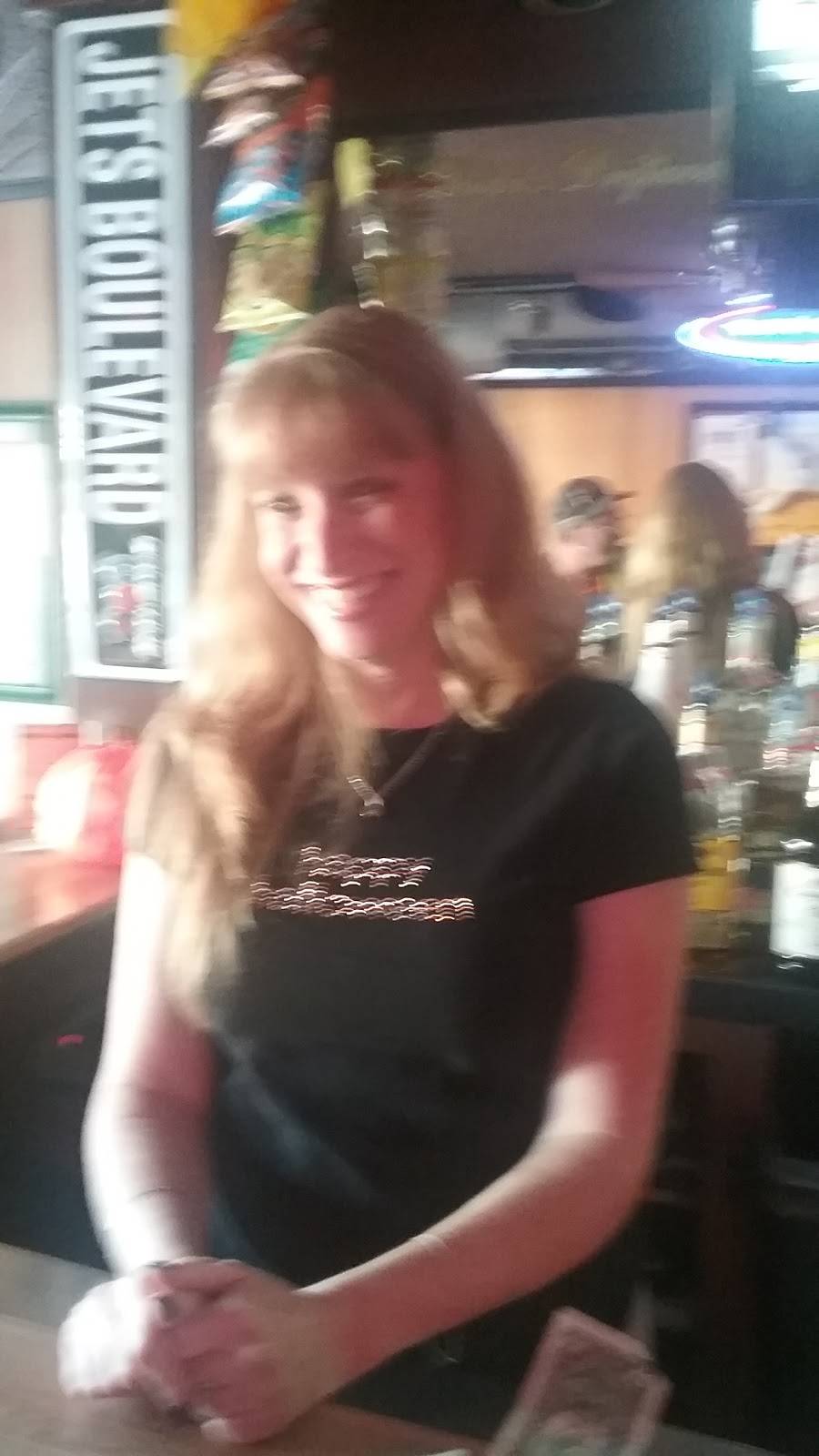 Lindas Driftwood Bar & Grill | restaurant | 344 S Wood Ave, Linden, NJ 07036, USA | 9084741964 OR +1 908-474-1964