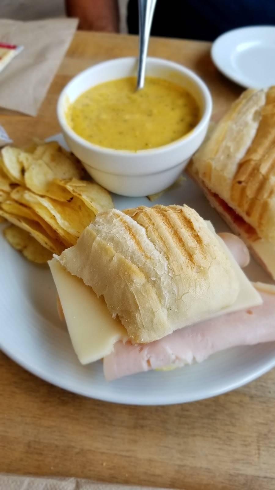 State Street Café | restaurant | 715 E Main St, Midland, MI 48640, USA | 9894861600 OR +1 989-486-1600