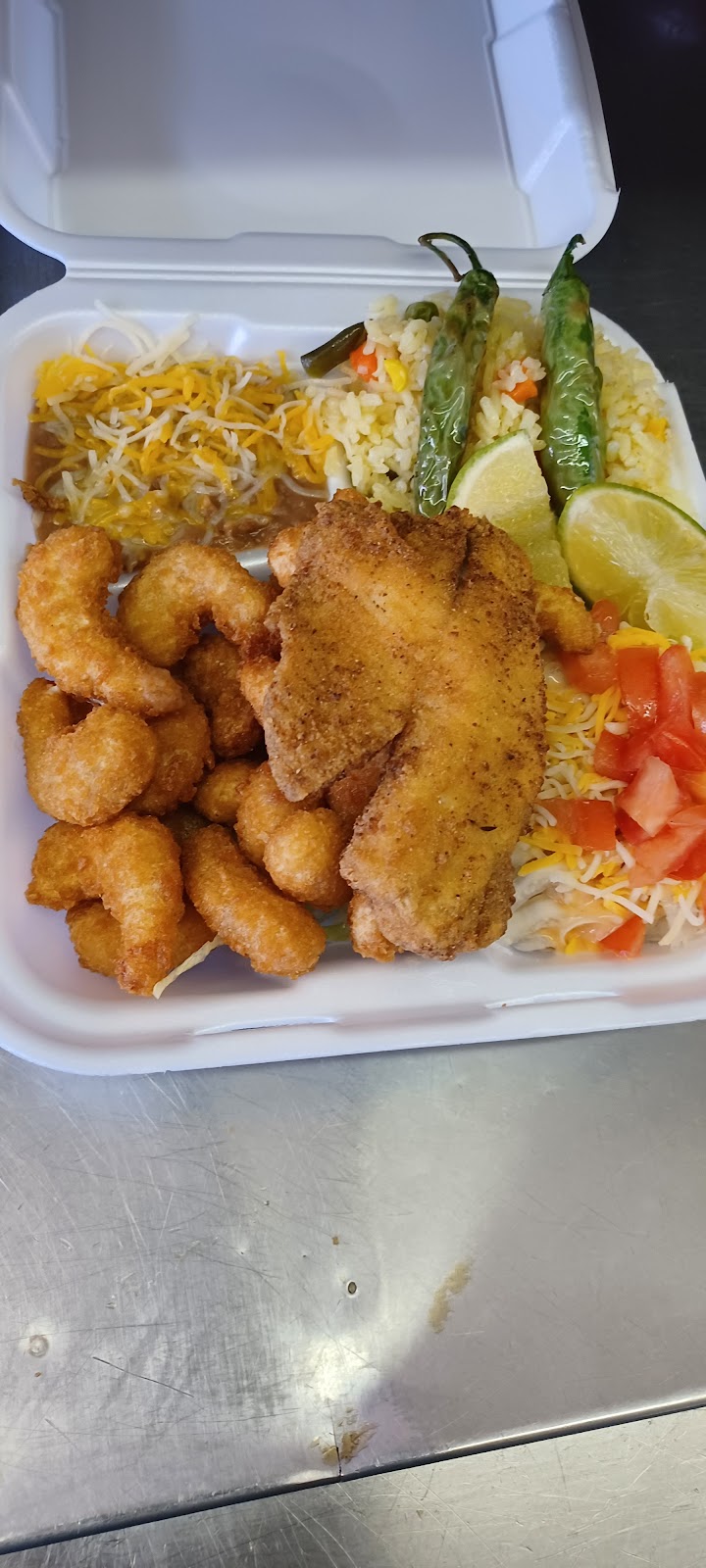 Titas Burger Den | restaurant | 38434 W Yermo Rd, Yermo, CA 92398, USA | 7609058205 OR +1 760-905-8205