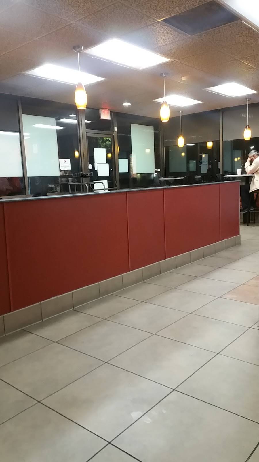 Jack in the Box | restaurant | 22730 Victory Blvd, Woodland Hills, CA 91367, USA | 8187150550 OR +1 818-715-0550