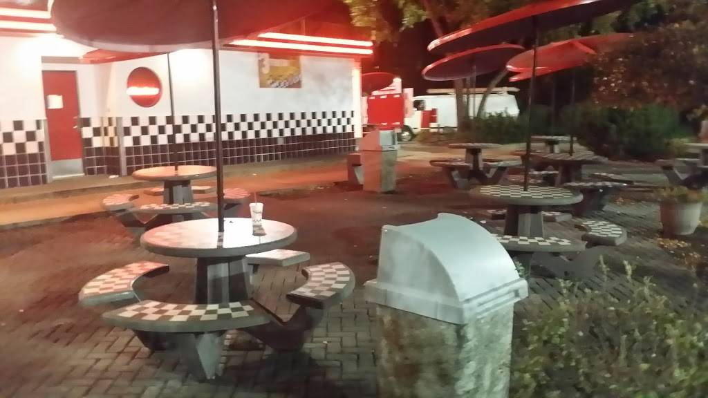 Checkers | restaurant | 565 42nd Ave, East Moline, IL 61244, USA | 3097521800 OR +1 309-752-1800