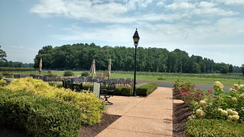 New Kent Winery | restaurant | 8400 Old Church Rd, New Kent, VA 23124, USA | 8049328240 OR +1 804-932-8240