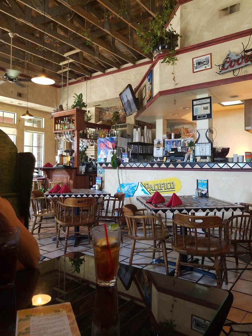 El Jardin | restaurant | 157 S Sierra Ave, Oakdale, CA 95361, USA | 2098478209 OR +1 209-847-8209