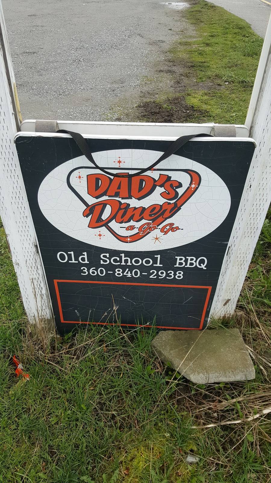 Dads Diner Old School BBQ | restaurant | 903-909 22nd St, Anacortes, WA 98221, USA | 3608402938 OR +1 360-840-2938