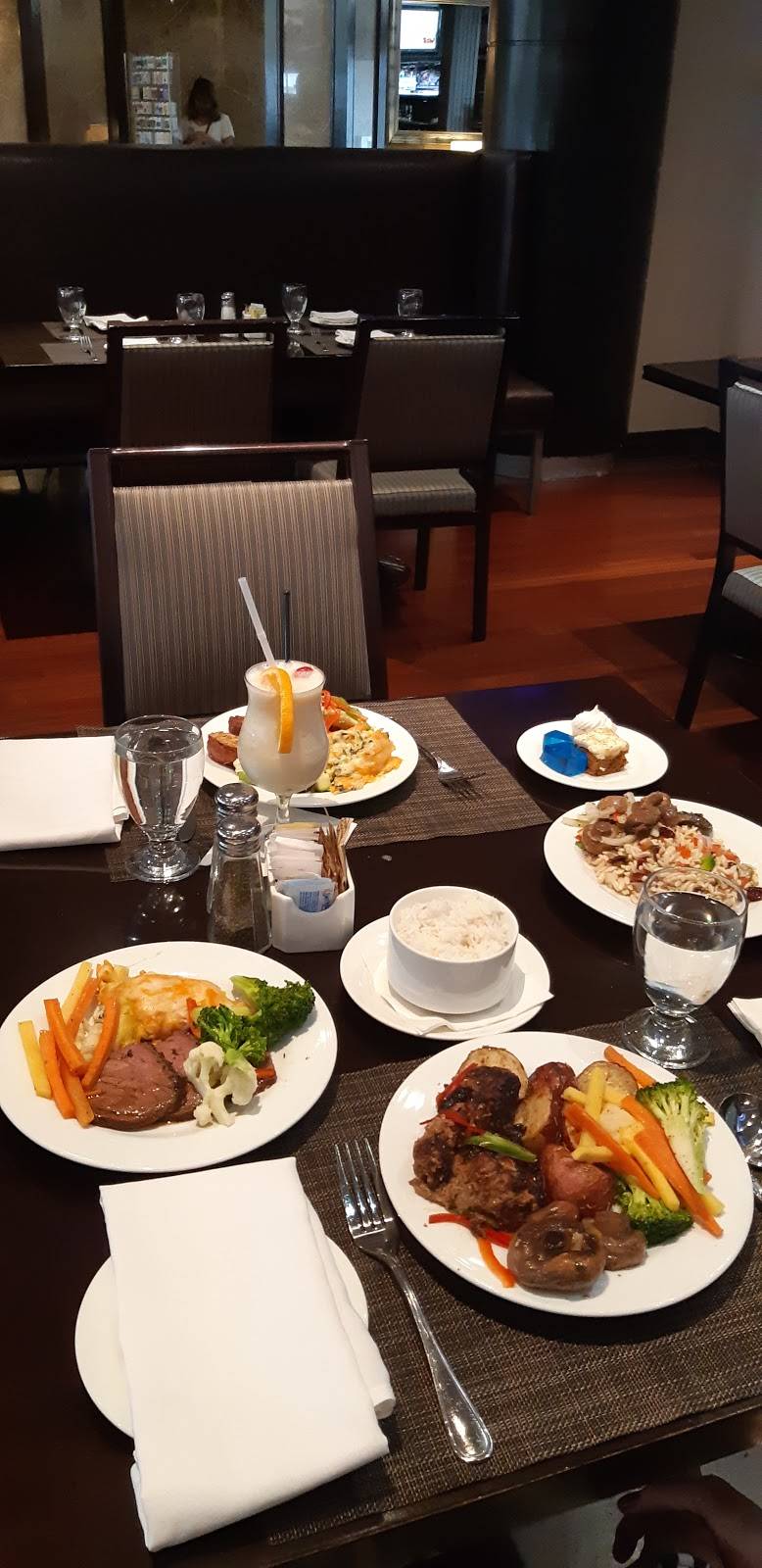 Whitesides Terrace Grille | restaurant | 2035 Kennedy Rd, Scarborough, ON M1T 3V3, Canada | 4162990562 OR +1 416-299-0562