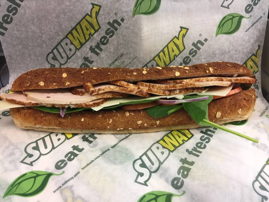 Subway Restaurants | restaurant | 1187 Middle Country Rd, (KingKullen Plaza), Middle Island, NY 11953, USA | 6319246789 OR +1 631-924-6789