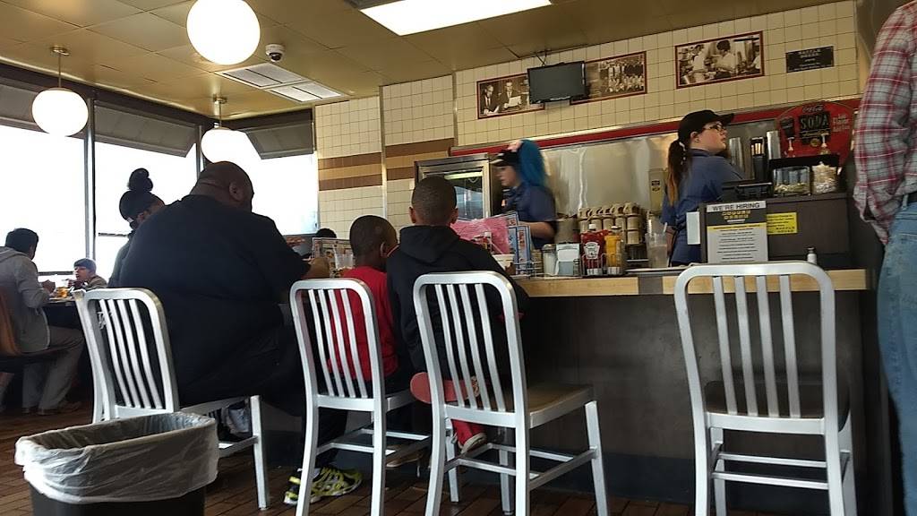 Waffle House | meal takeaway | 1090 W Main St, Hendersonville, TN 37075, USA | 6152648479 OR +1 615-264-8479