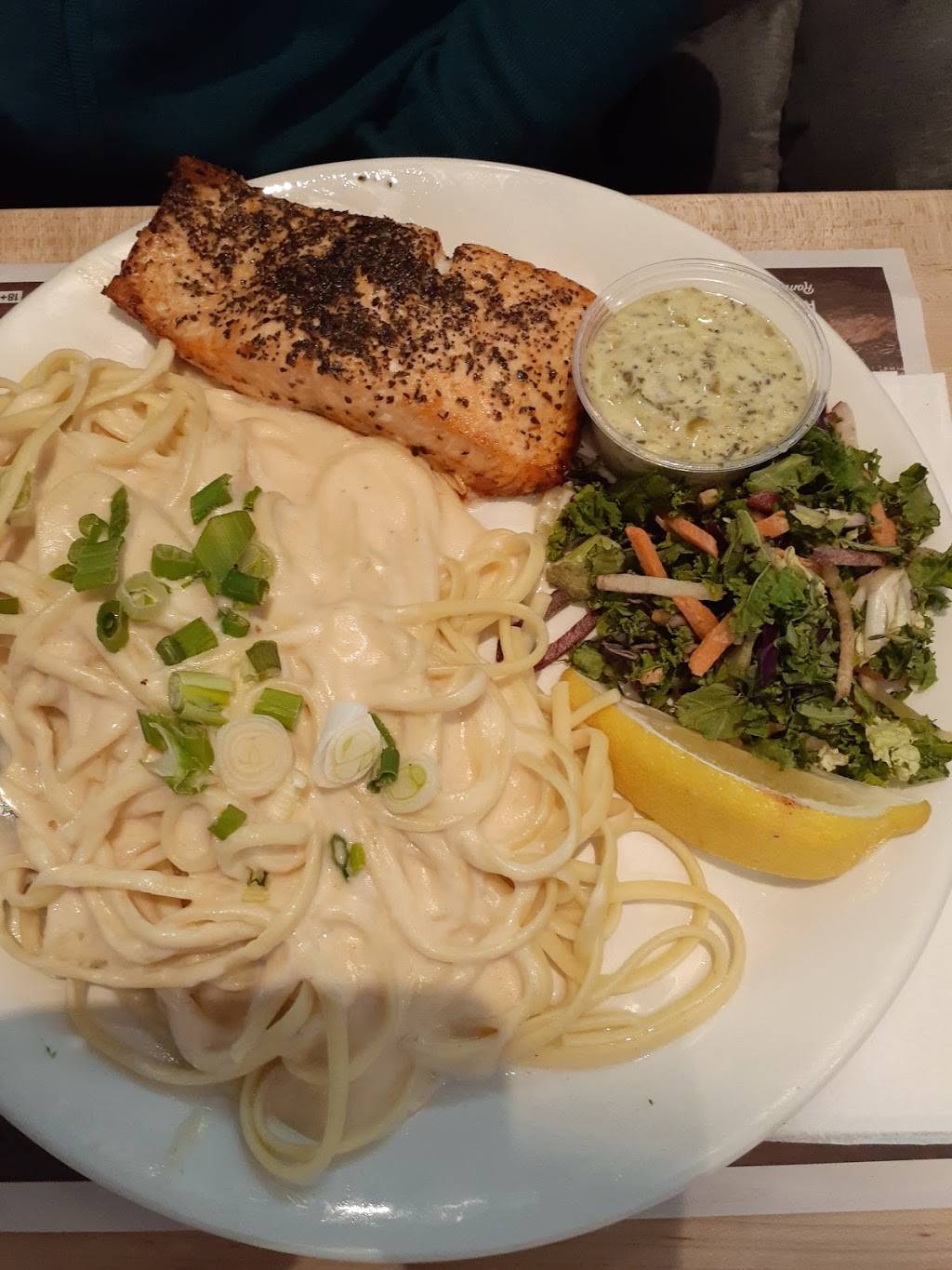 Toujours Mikes | restaurant | 9700 Boulevard de lOrmière, Québec, QC G2B 4C4, Canada | 4188433030 OR +1 418-843-3030