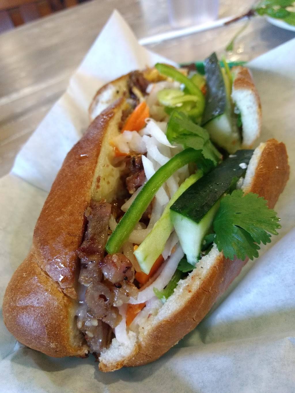 Huong Lan 11 | restaurant | 3757 W Shaw Ave, Fresno, CA 93711, USA | 5592719998 OR +1 559-271-9998