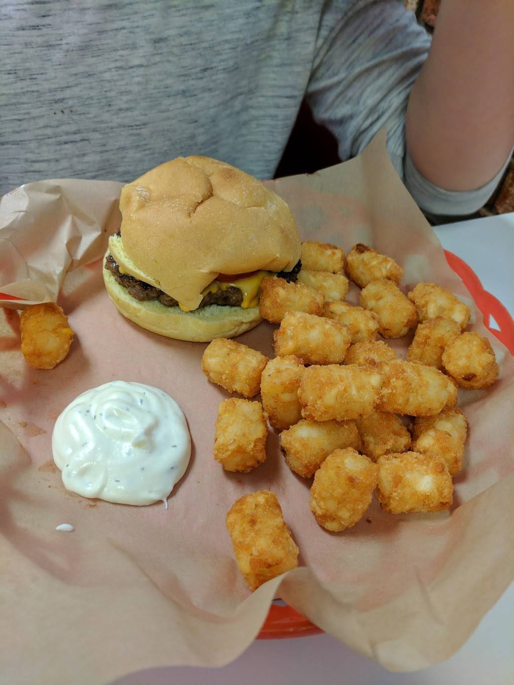 Wagon Wheel | restaurant | 390 Carl Eller Rd, Mars Hill, NC 28754, USA | 8286894755 OR +1 828-689-4755