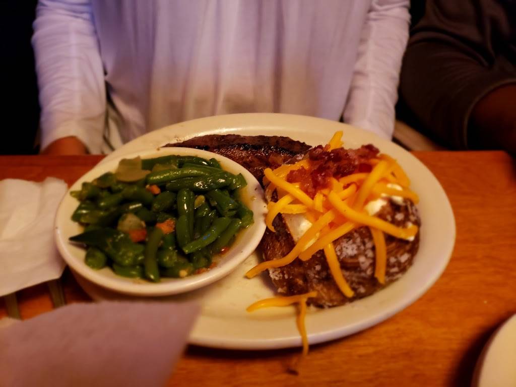 Texas Roadhouse | restaurant | 2005 W Worley St, Columbia, MO 65203, USA | 5734455910 OR +1 573-445-5910