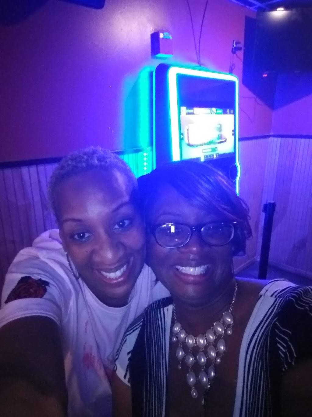 232 On Main Latin & Soul Food Restaurant | restaurant | Ansonia, CT 06401, USA | 2033082368 OR +1 203-308-2368