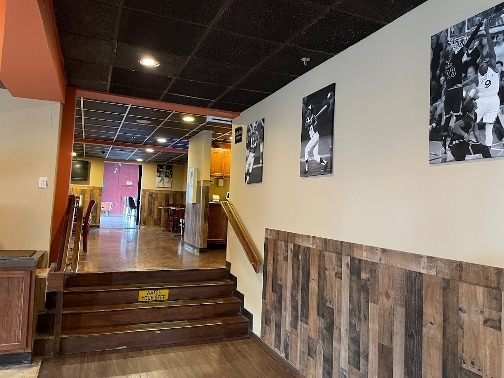 Bleachers Sports Bar and Grill | restaurant | 4317 Linden Ave, Dayton, OH 45432, USA | 9379381343 OR +1 937-938-1343