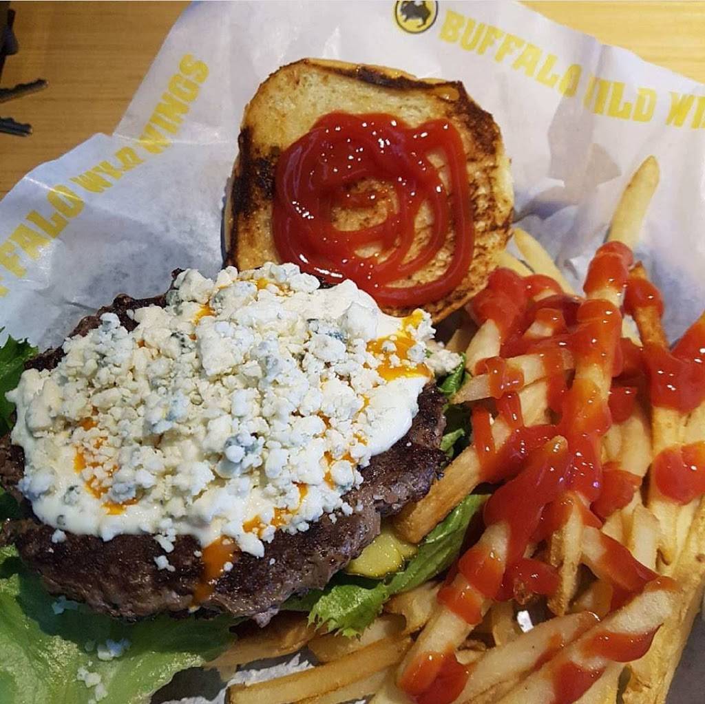 Buffalo Wild Wings | meal takeaway | 5915 Trussville Crossing Blvd, Birmingham, AL 35235, USA | 2056552521 OR +1 205-655-2521