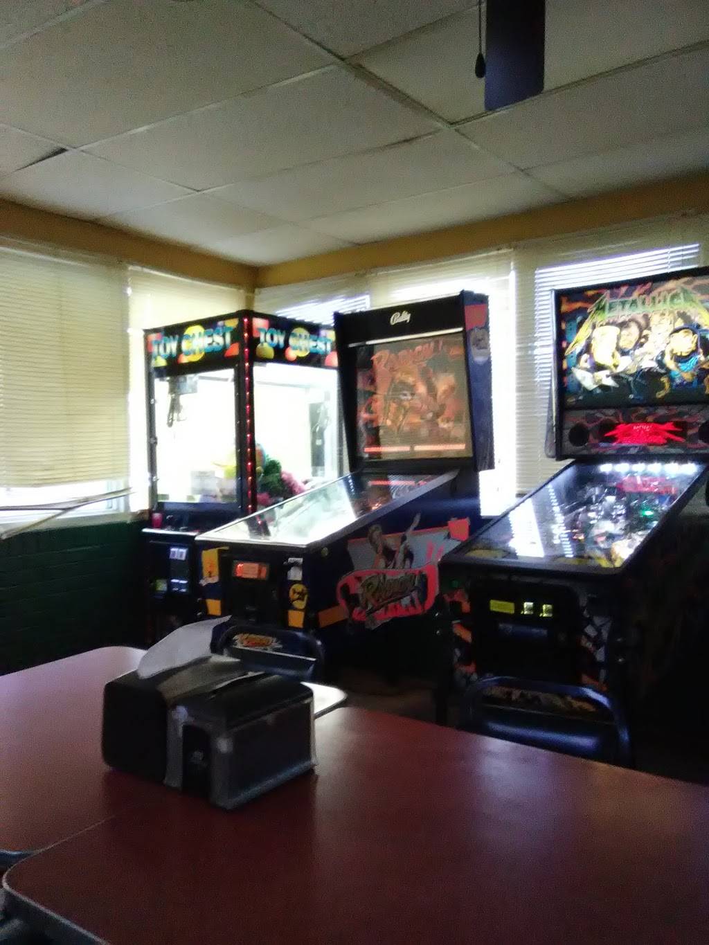 Pro Pizza | meal delivery | 704 US-61, New Madrid, MO 63869, USA | 5737485199 OR +1 573-748-5199