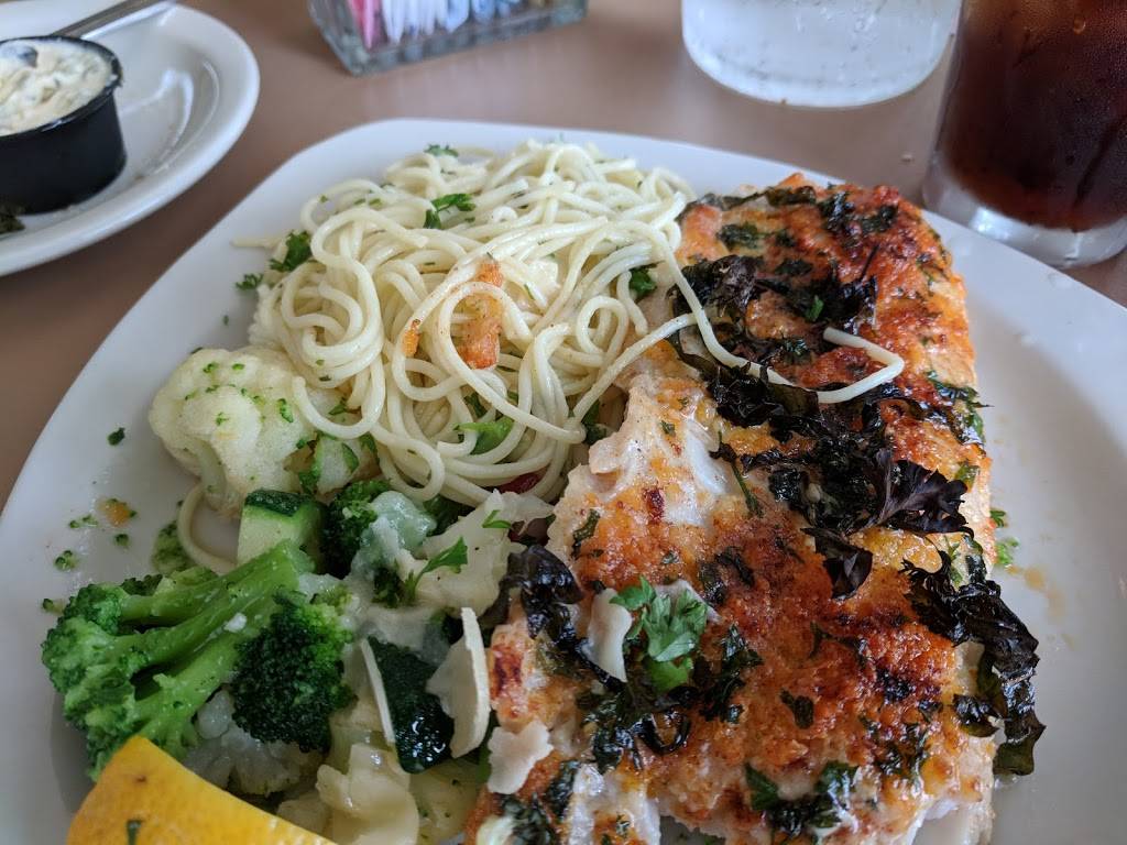 Ferrantes Restaurant & Signature Catering | restaurant | 10404 N Port Washington Rd, Mequon, WI 53092, USA | 2622415420 OR +1 262-241-5420