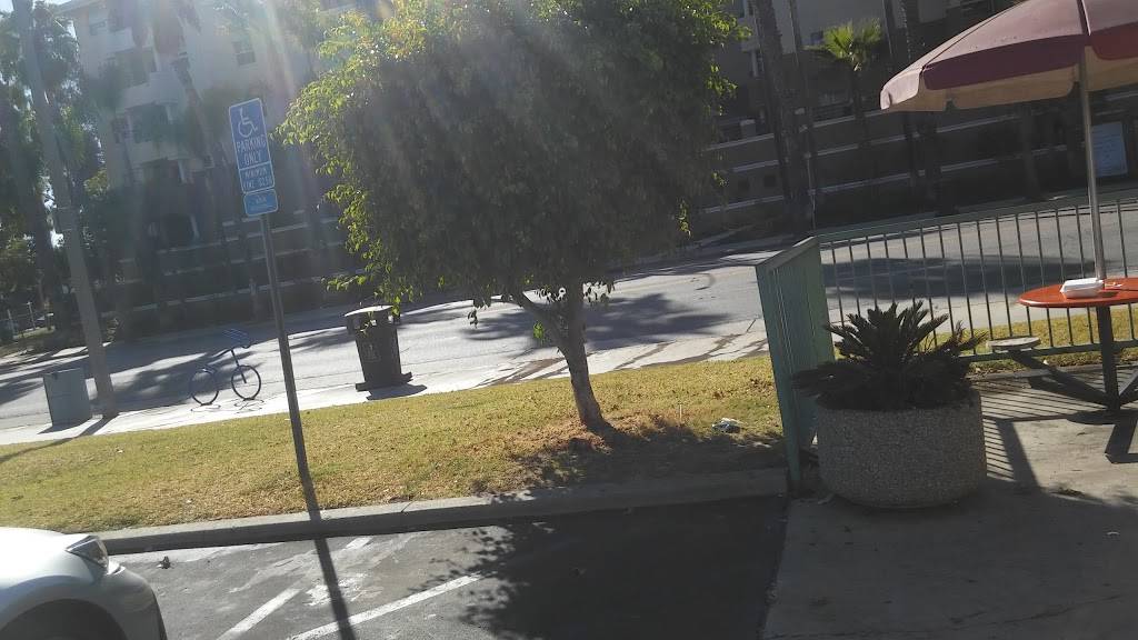 Poly Burgers | restaurant | 1460 Atlantic Ave, Long Beach, CA 90813, USA | 5625992826 OR +1 562-599-2826