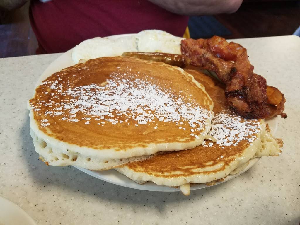 The Pantry Restaurant | restaurant | 2715 Marietta Ave, Lancaster, PA 17601, USA | 7178986034 OR +1 717-898-6034