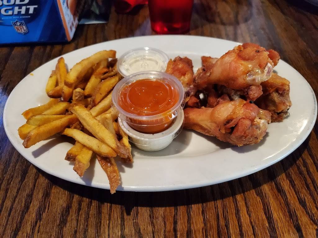 Cogburns Big Wings | restaurant | Cooper Marketplace, 825 S Cooper Rd, Gilbert, AZ 85233, USA | 4808559500 OR +1 480-855-9500