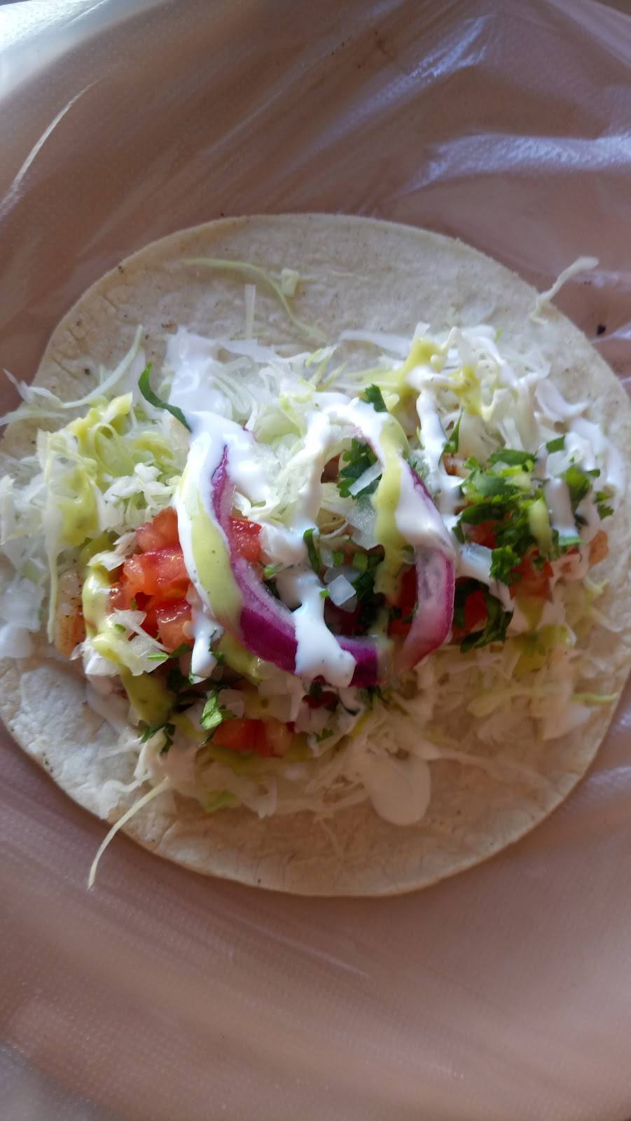 Tacos La Esquina Pescado Y Camarón | restaurant | Av Caoba 47c, El Refugio, Redondo, B.C., Mexico | 016641826306 OR +52 664 182 6306