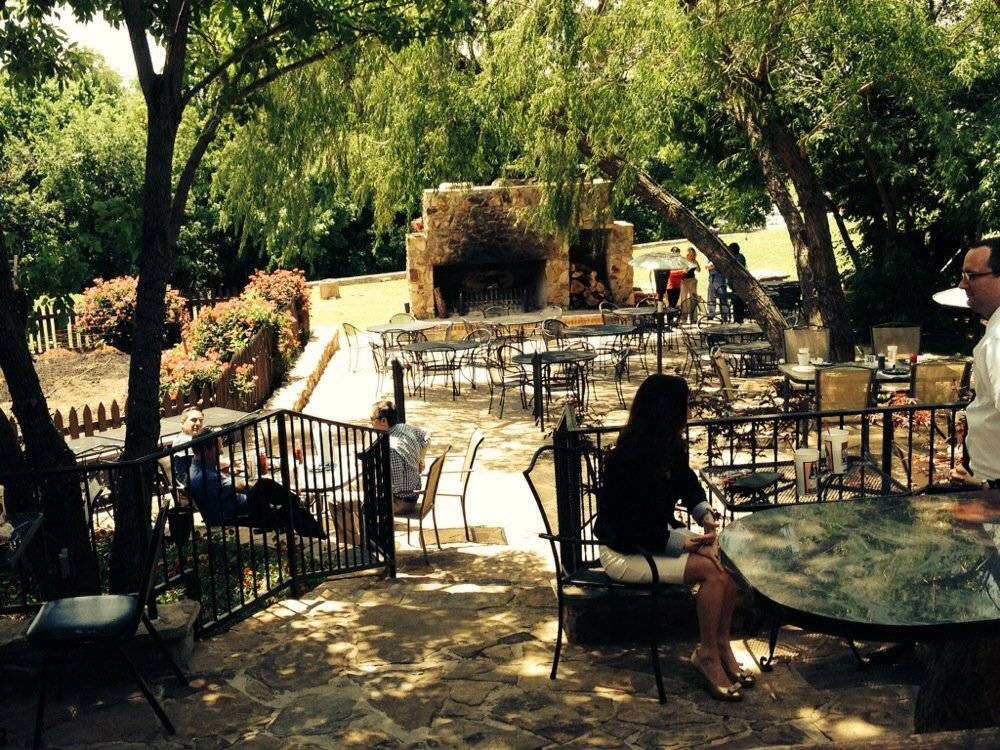 Bedlam BAR-B-Q | bakery | 610 NE 50th St, Oklahoma City, OK 73105, USA | 4055287427 OR +1 405-528-7427