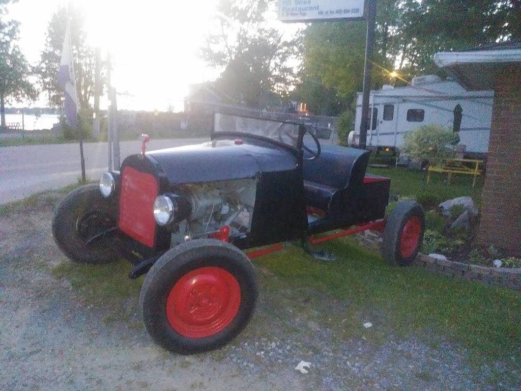 Resto Le Charlot | restaurant | 96 QC-202, Venise-en-Québec, QC J0J 2K0, Canada | 4505555555 OR +1 450-555-5555