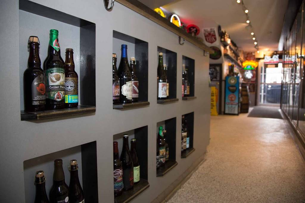 Pinocchios Beer Garden To Go | restaurant | 31 E Baltimore Ave, Media, PA 19063, USA | 6105667767 OR +1 610-566-7767