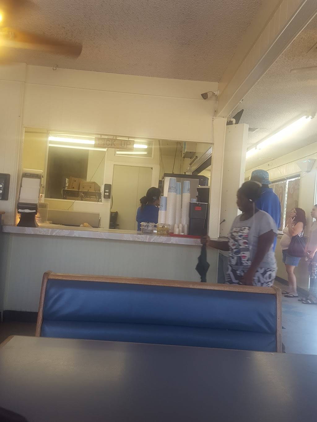 Fosters Freeze | restaurant | 3858 E Ventura Ave, Fresno, CA 93702, USA | 5592664884 OR +1 559-266-4884