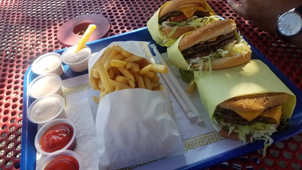 Gus Burgers | restaurant | 307 W Pacific Coast Hwy, Wilmington, CA 90744, USA | 3108345690 OR +1 310-834-5690