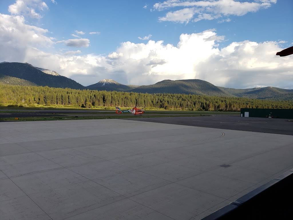 Flight Deck Sports Bar & Grill | restaurant | 1901 Airport Rd #105, South Lake Tahoe, CA 96150, USA | 5306004080 OR +1 530-600-4080