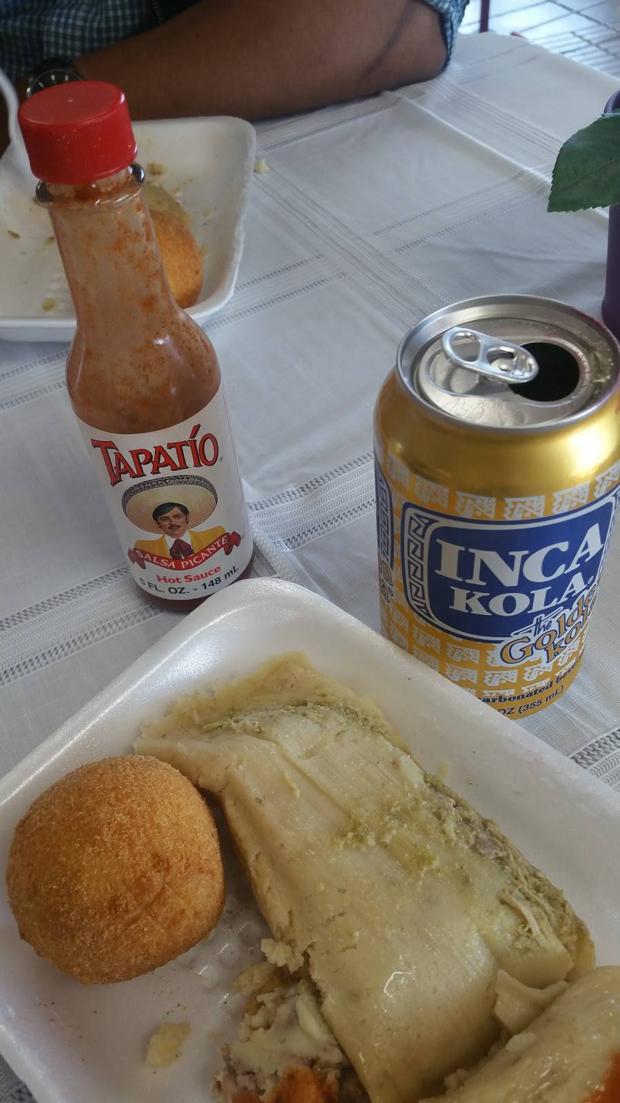 Buenavista Bakery & Cafe | restaurant | 17743 Saticoy St, Reseda, CA 91335, USA | 8183430663 OR +1 818-343-0663