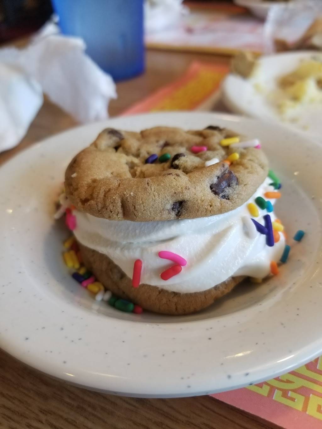 World Buffet & Grill | restaurant | 5002 W Saginaw Hwy # 3, Lansing, MI 48917, USA | 5173276688 OR +1 517-327-6688