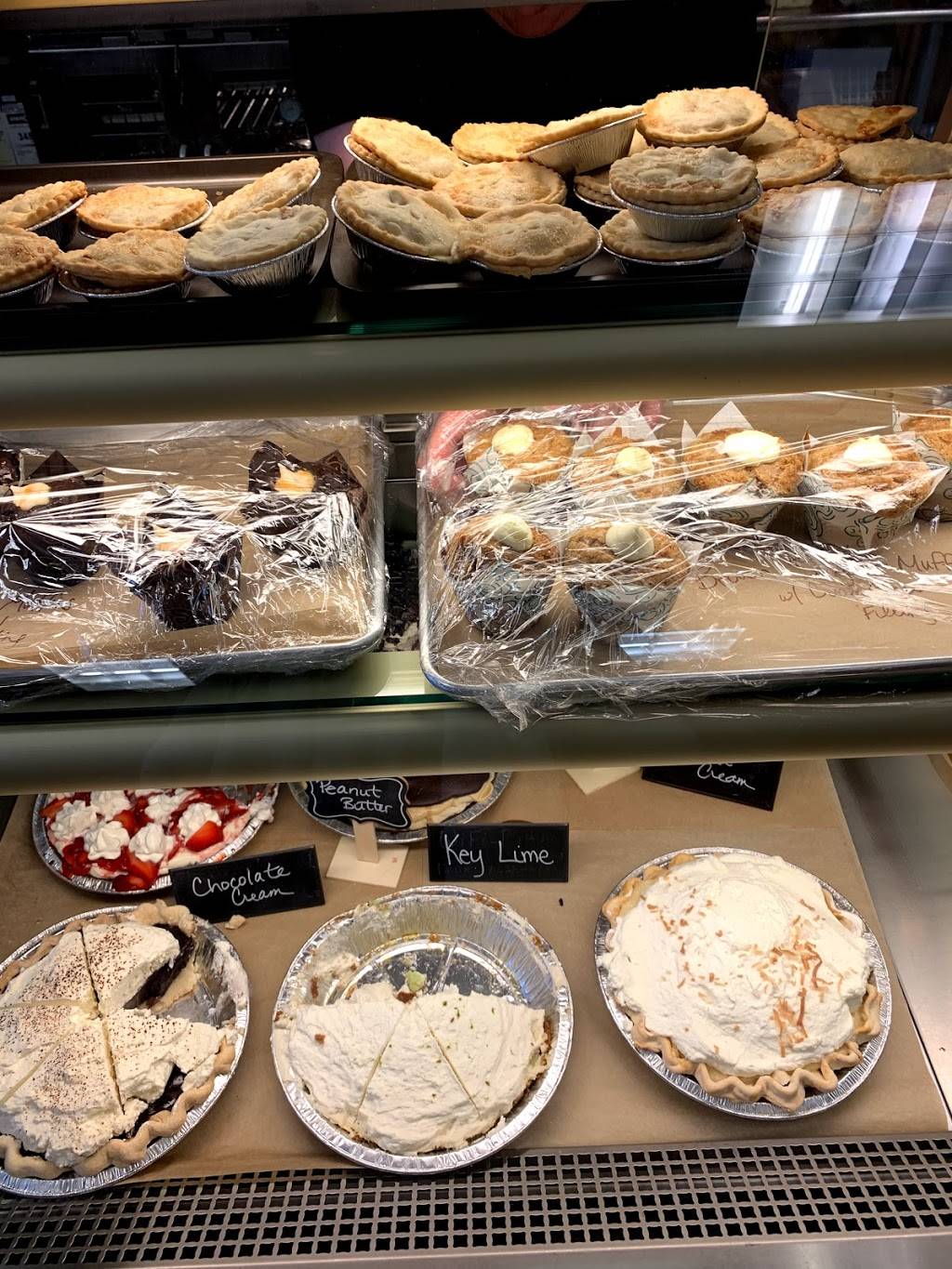 The Pie Haus | restaurant | 46 W High St, Carlisle, PA 17013, USA | 7174046939 OR +1 717-404-6939