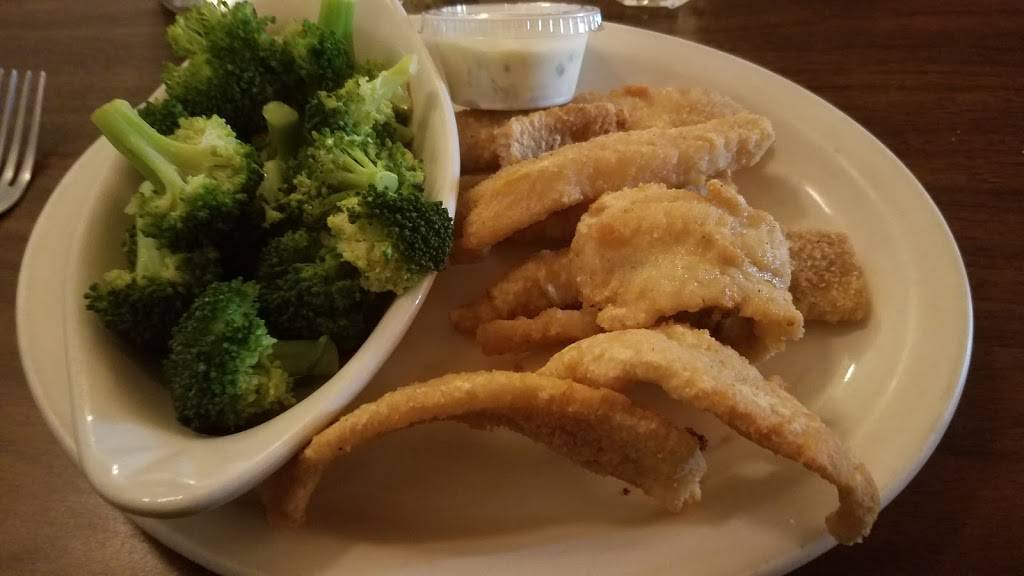 Chissys Pub & Grill | restaurant | 501 N Mill St, Waldo, WI 53093, USA | 9205288656 OR +1 920-528-8656