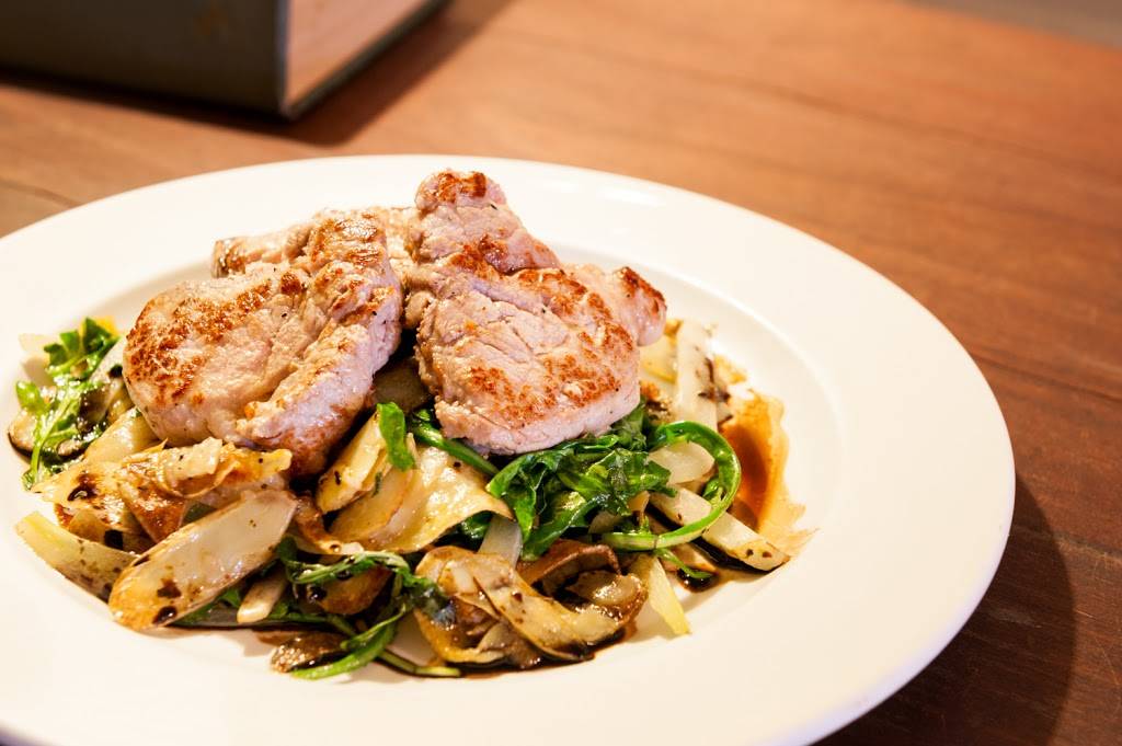 The Legend Classic Irvington Cafe | restaurant | 5614 E Washington St, Indianapolis, IN 46219, USA | 3175362028 OR +1 317-536-2028