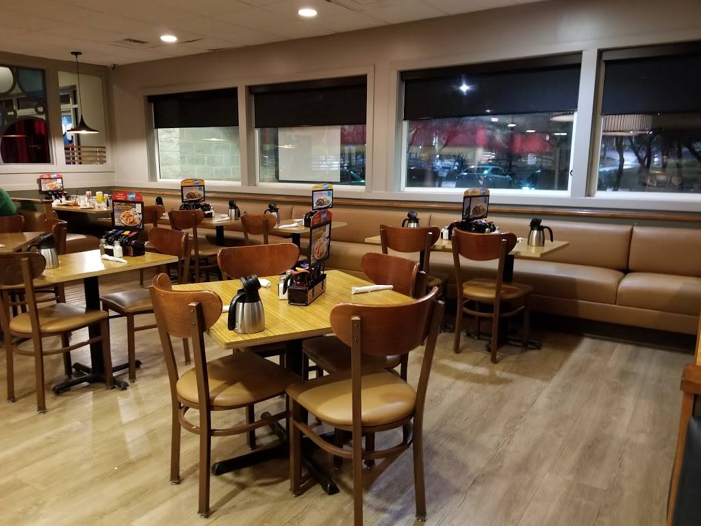 IHOP | restaurant | 11613 Bandera Rd, San Antonio, TX 78250, USA | 2105439154 OR +1 210-543-9154