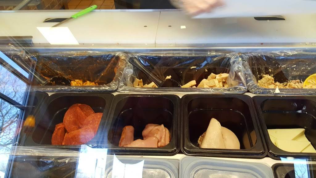 Subway | restaurant | 5427 E Apple Ave, Muskegon, MI 49442, USA | 2317476520 OR +1 231-747-6520