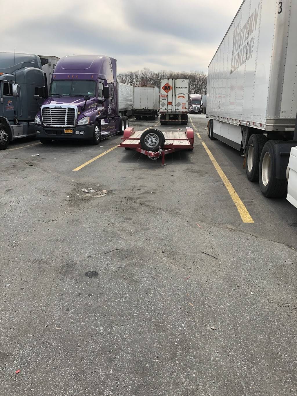 Flying J Travel Center | restaurant | 221 Belle Hill Rd, Elkton, MD 21921, USA | 4103980287 OR +1 410-398-0287