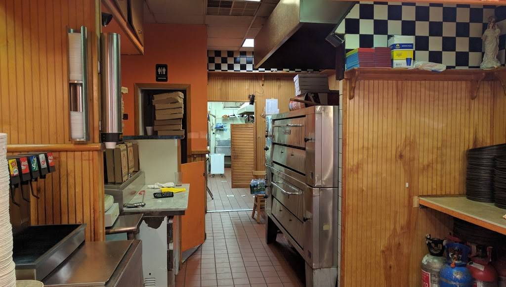 Guallpas Famous Pizza | restaurant | 1522 Oak Tree Road, Iselin, NJ 08830, USA | 7323215005 OR +1 732-321-5005