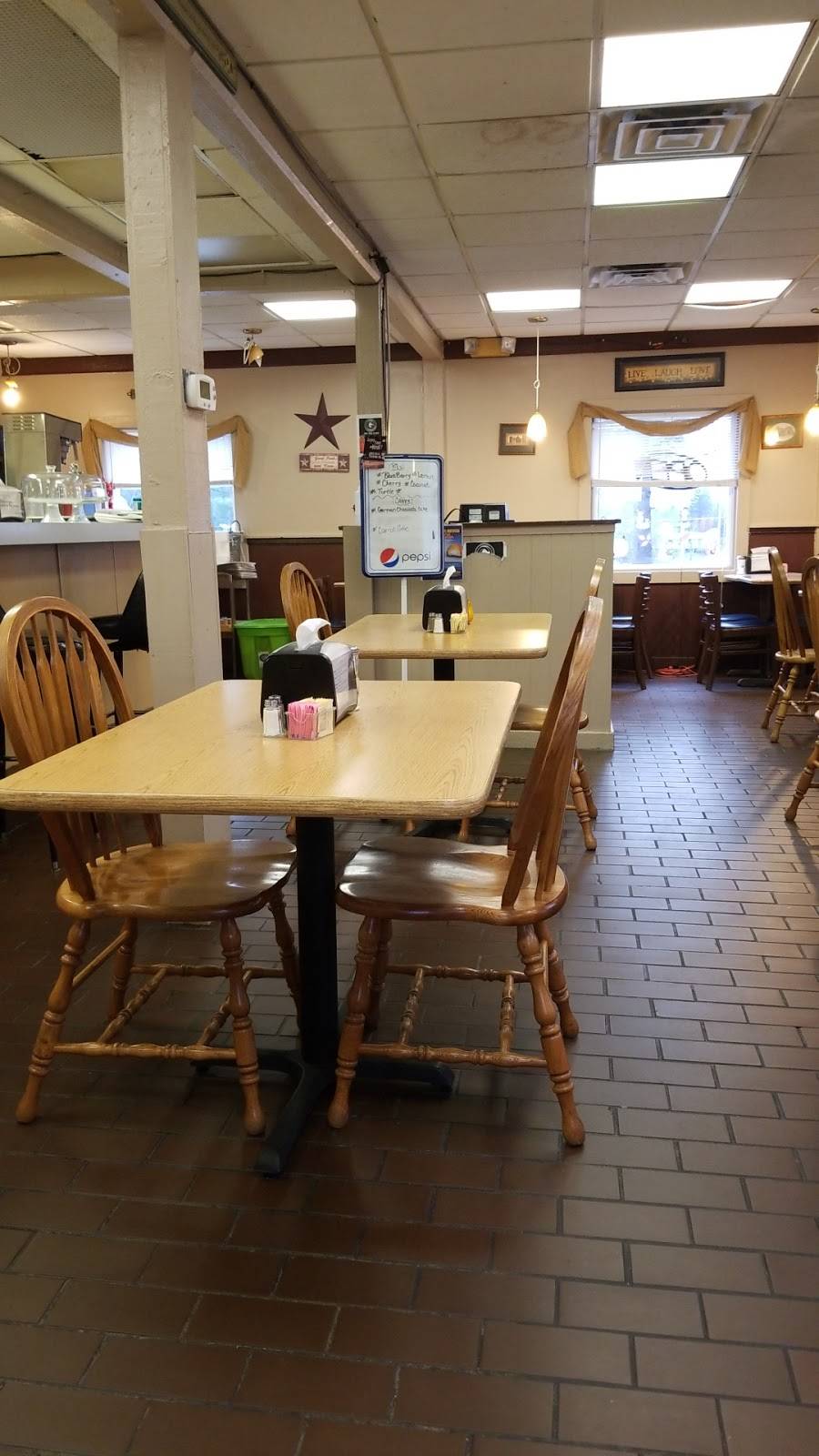 Heart Of Gold Diner | restaurant | 1550 Main St E, Oak Hill, WV 25901, USA | 3044697678 OR +1 304-469-7678